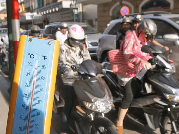 Đảo lộn cuộc sống vì nắng nóng: Hà Nội khẩn trương các biện pháp ứng phó ảnh 1