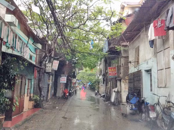 Sống giữa trung tâm, 15 năm chờ ngày “lên phố” ảnh 1