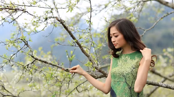 Choáng ngợp mùa xuân vùng cao trong thiết kế của Vũ Việt Hà ảnh 6