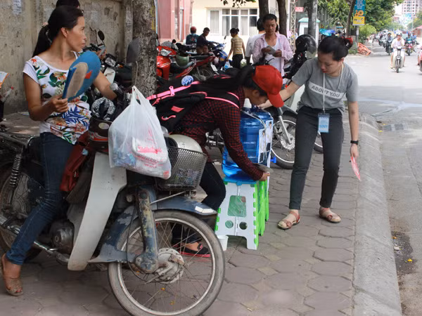 Mát lòng với những cốc nước miễn phí ảnh 1