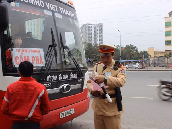 Xử lý xe khách "rùa bò" quanh Bến xe Mỹ Đình (2): Cần xử lý tận gốc vi phạm ảnh 1
