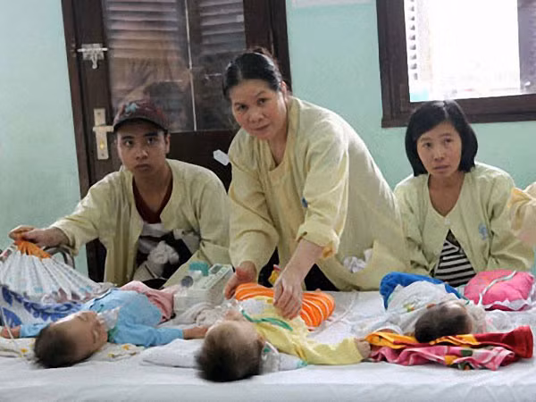 13 bệnh viện cam kết không để người bệnh nằm ghép ảnh 1
