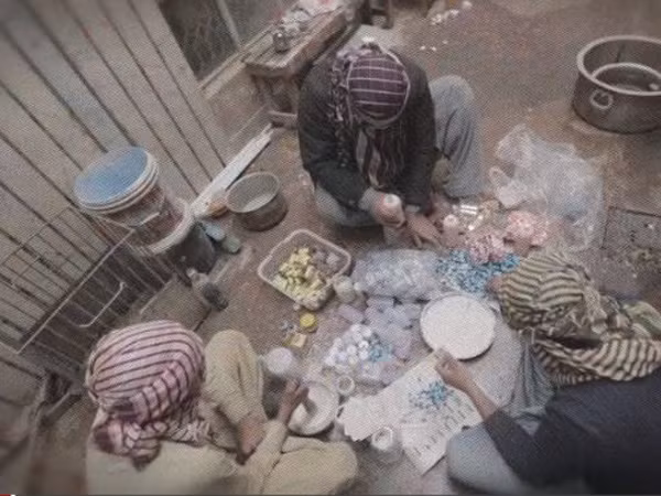 Thuốc giả được làm bằng vôi vữa và chất độc ảnh 1
