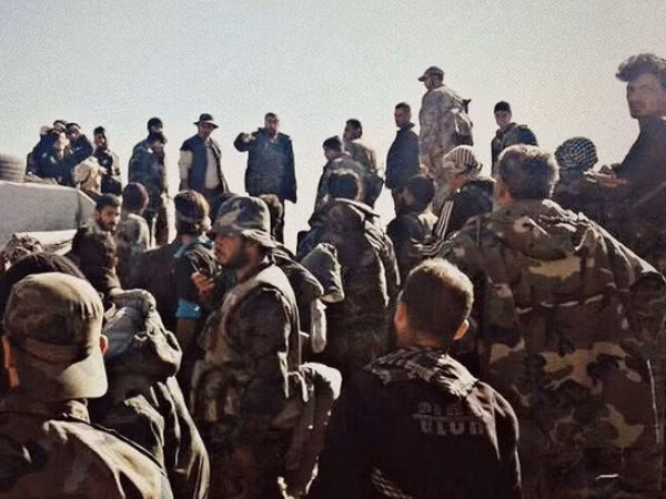 SDF chiếm đóng thành công thị trấn gần biên giới Iraq từ tay IS ảnh 1
