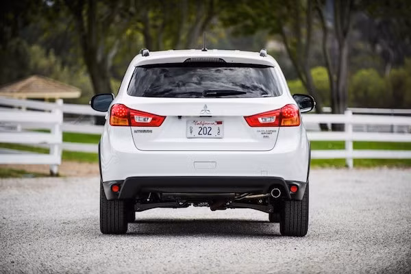 Mitsubishi Outlander Sport 2016: Nhiều nâng cấp, giá không đổi ảnh 5