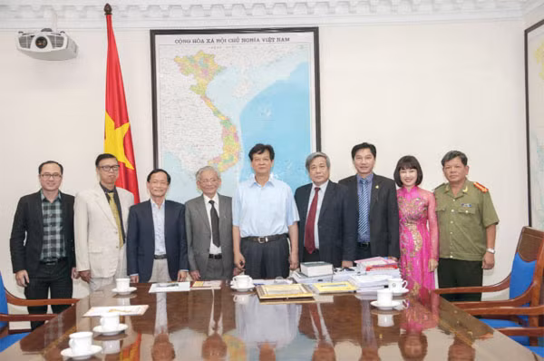 Khích lệ lòng yêu nước ảnh 2