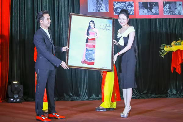Hoa hậu Ngọc Anh đấu giá được gần 100 triệu tặng người nghèo ảnh 5