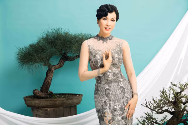 MC Thanh Mai khoe dáng đồng hồ cát "đốn tim" người hâm mộ ảnh 7