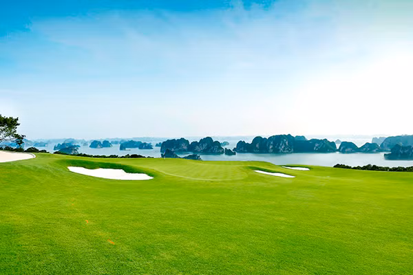 Điểm hẹn lý tưởng mới dành cho các golfer và gia đình tại Hạ Long ảnh 1