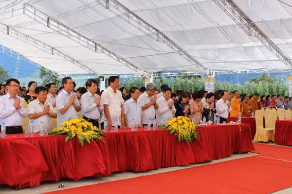 Lào Cai: Hàng nghìn người dự lễ rót đồng tượng Quan Thế Âm Bồ Tát trên đỉnh Fansipan ảnh 2