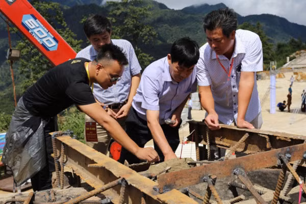 Lào Cai: Hàng nghìn người dự lễ rót đồng tượng Quan Thế Âm Bồ Tát trên đỉnh Fansipan ảnh 13