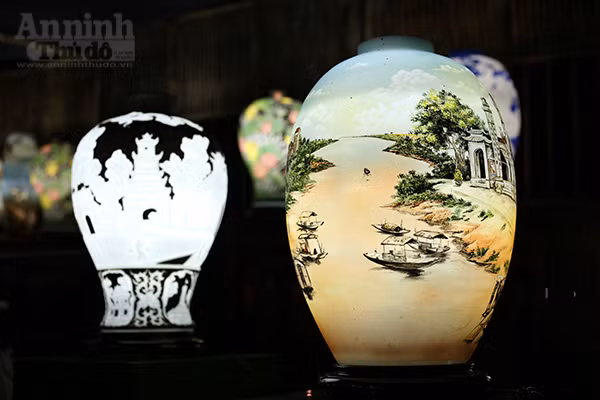 Làng quê Việt Nam qua những tác phẩm gốm Bát Tràng độc đáo ảnh 3 Làng quê Việt Nam qua những tác phẩm gốm Bát Tràng độc đáo ảnh 3