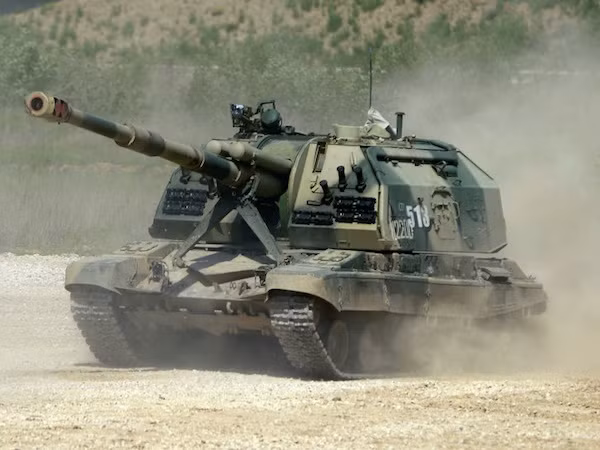 Nga huấn luyện binh sĩ sử dụng lựu pháo tự hành Msta-S ở Dagestan ảnh 1