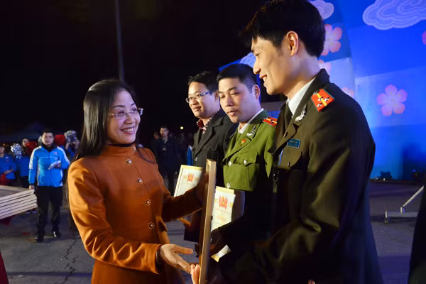 Rực rỡ Lễ hội đường phố của tuổi trẻ Thủ đô ảnh 2