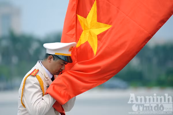 Cận cảnh những trang thiết bị "khủng" của Cảnh sát cơ động Hà Nội ảnh 1