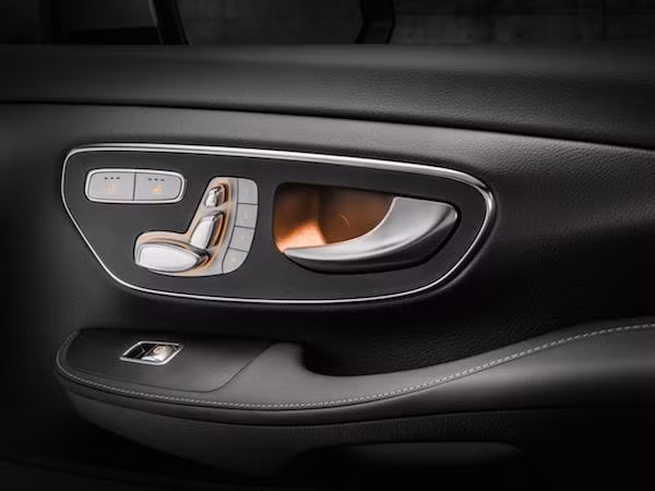 Mercedes V-Class AMG Line: Rộng rãi và tiện lợi ảnh 6
