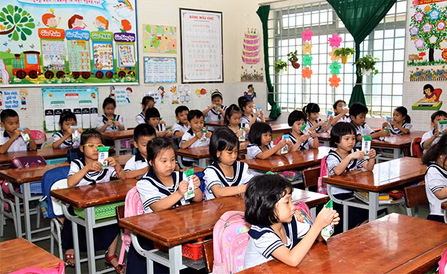 TP.HCM chính thức triển khai chương trình Sữa học đường tại 10 quận, huyện ảnh 4 TP.HCM chính thức triển khai chương trình Sữa học đường tại 10 quận, huyện ảnh 4