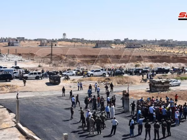 Syria: Hàng trăm gia đình trở về nhà ở những vùng vừa được giải phóng ở Idlib và Hama ảnh 1