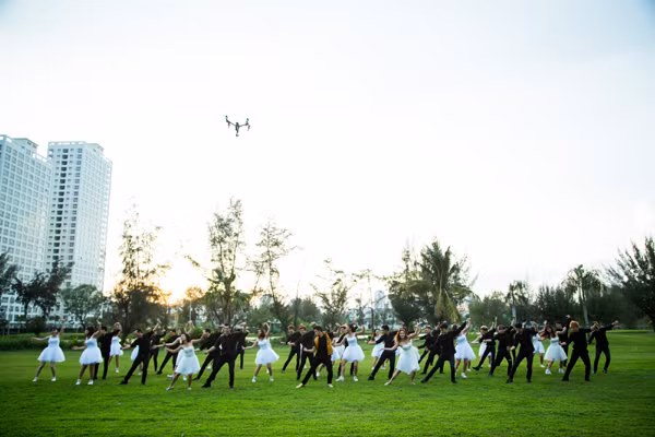 Trọng Hiếu tỏ tình bằng màn trình diễn Flashmob ảnh 8
