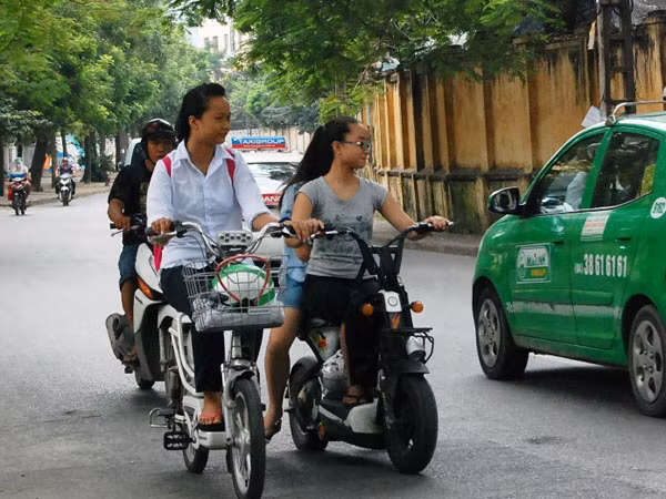 "Bối rối" quản lý xe đạp, xe máy điện ảnh 1