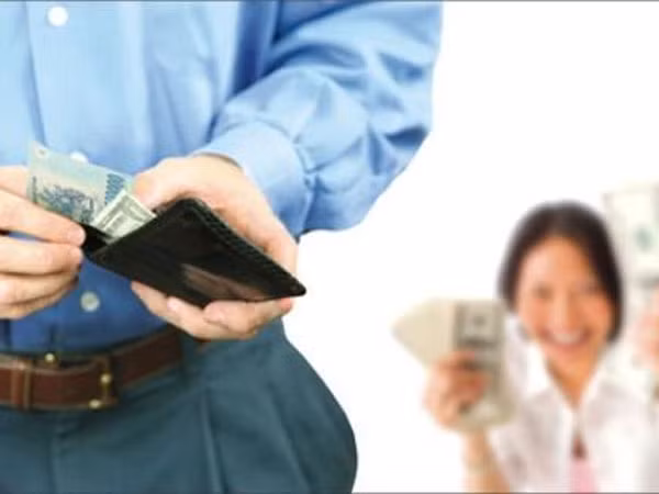 Tủi nhục vì chồng keo kiệt ảnh 1