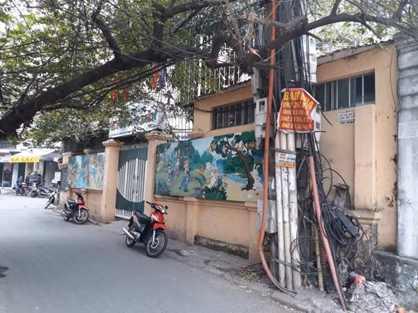 Đất ‘vàng’ bỏ hoang, con trẻ khát trường ảnh 2 Đất ‘vàng’ bỏ hoang, con trẻ khát trường ảnh 2