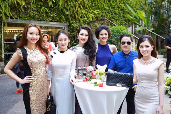 Hoa hậu Huỳnh Thúy Anh khoe nhan sắc "vạn người mê" ảnh 8