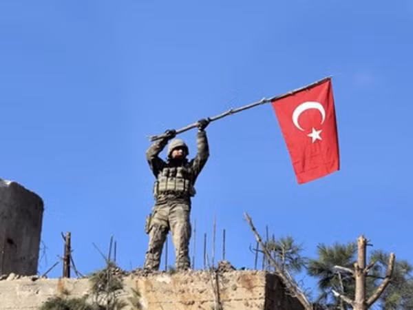 Ankara: Không rút khỏi Manbij, YPG sẽ phải hứng chịu các cuộc tấn công không thương tiếc ảnh 1