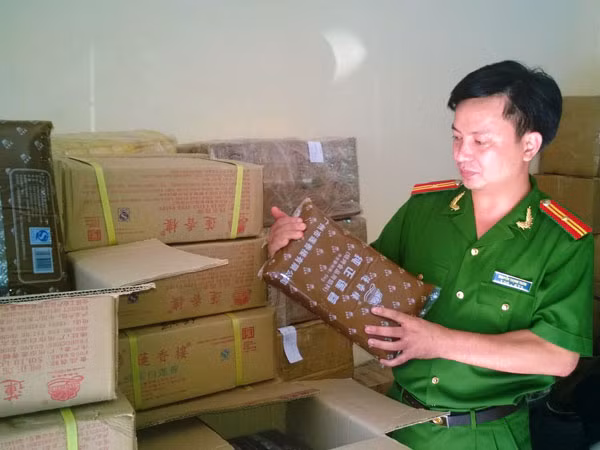 Thu giữ 1 tấn nhân bánh Trung thu nhập từ Trung Quốc ảnh 1