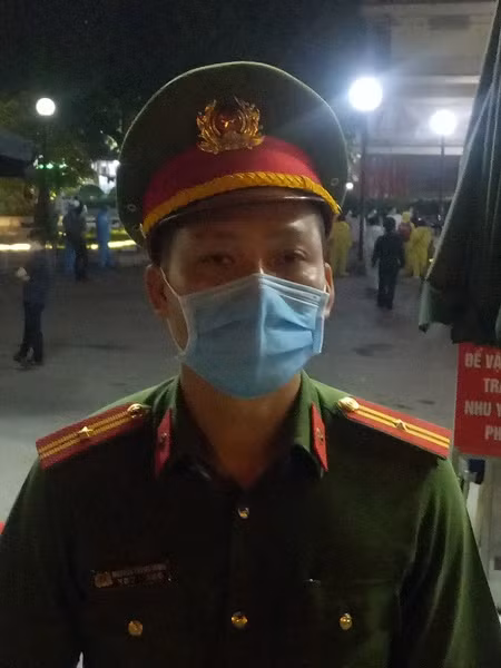 "Một lòng sát cánh cùng các y - bác sỹ nơi tuyến đầu chống dịch bệnh Covid-19 tại Bệnh viện Bạch Mai" ảnh 5