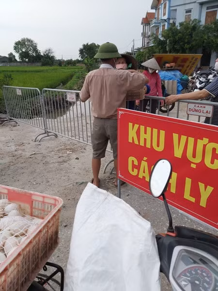 Hà Nội: "Vùng dịch" Covid-19 Dũng Tiến trước giờ kết thúc cách ly ảnh 1