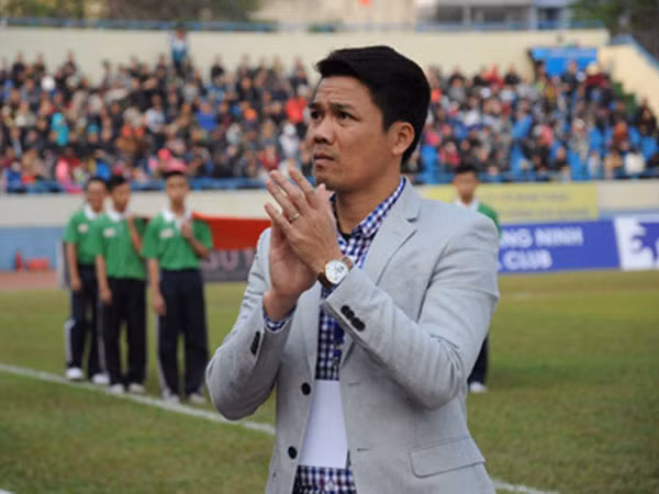 HLV trẻ V-League và cảnh "đời thừa" ảnh 1