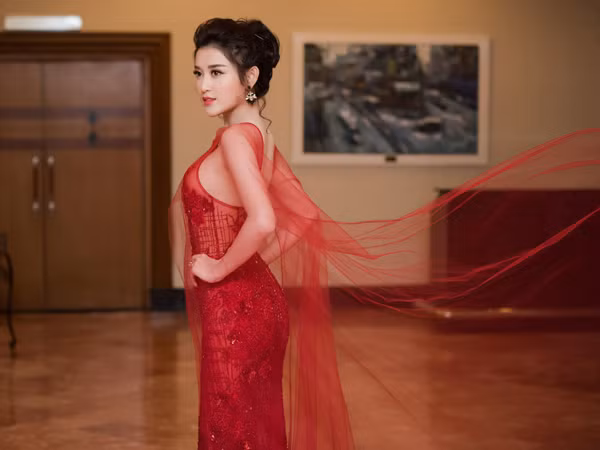 Á hậu Huyền My táo bạo với phong cách xuyên thấu ảnh 6 Á hậu Huyền My táo bạo với phong cách xuyên thấu ảnh 6