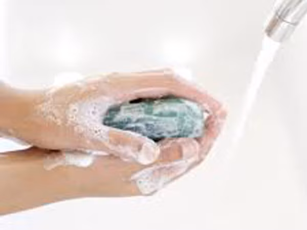 Xà phòng diệt khuẩn ít tác dụng ảnh 1