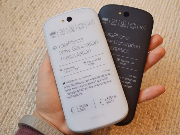 Forbes: YotaPhone 2 là mẫu smartphone ấn tượng nhất năm 2014 ảnh 2