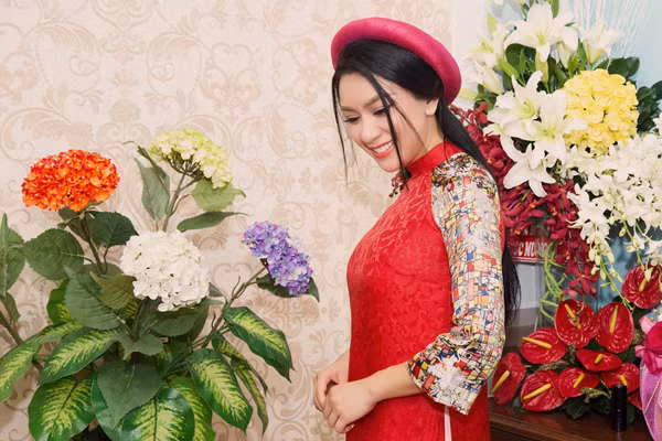Mỹ nhân màn bạc thập niên 90 Y Phụng tái xuất đầy quyến rũ ảnh 4