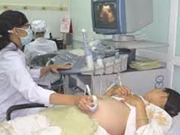 Có nên cấm phá thai trên 12 tuần tuổi? ảnh 1