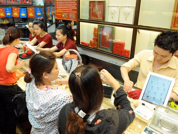 Trung Quốc liên tiếp phá giá Nhân dân tệ: Thị trường "ngấm đòn" ảnh 1