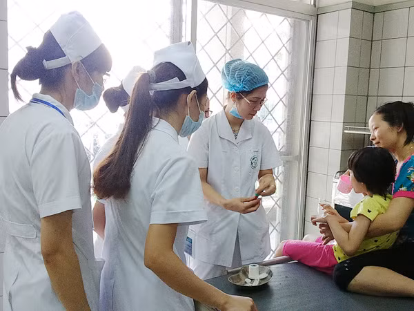 Coi chừng mất mạng vì tự ý điều trị bệnh ảnh 1