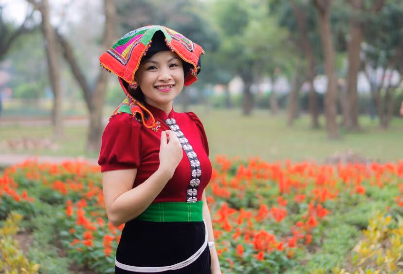 Nhà thơ Hà Kiều Trang: "Giọng thơ Tây Bắc là tiếng lòng tôi" ảnh 1