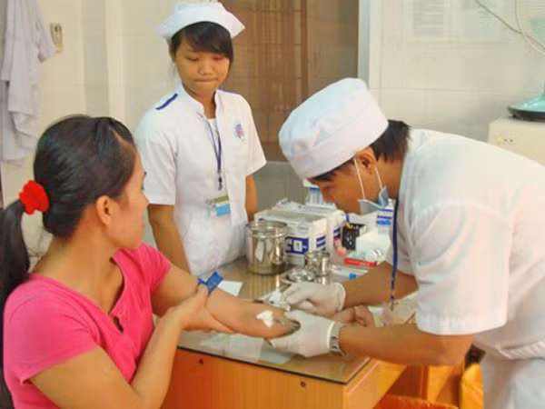 Sẽ tiêm miễn phí vaccine sởi - rubella cho 2 triệu phụ nữ ảnh 1