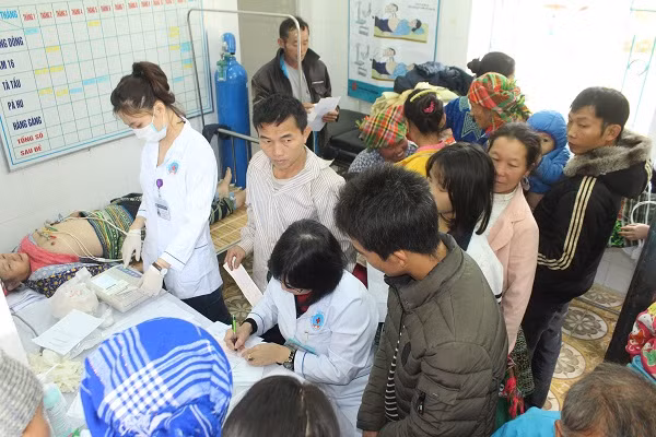 Tấm lòng của các y bác sỹ Thủ đô đến với bà con vùng cao ảnh 9