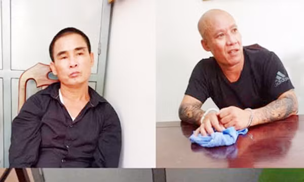 Lộ 2 bánh heroin trong xe ô tô, đối tượng định bỏ trốn ảnh 1