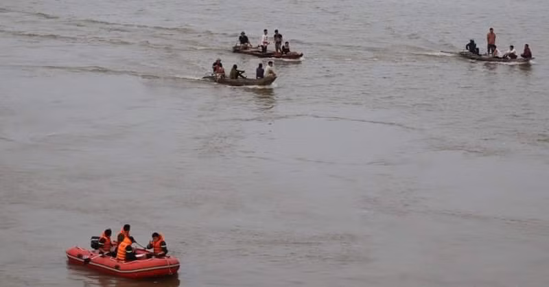 Tìm thấy thi thể nam thanh niên gieo mình xuống sông Lam tự vẫn ảnh 1