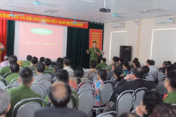 Để mỗi người dân là một tuyên truyền viên về PCCC và phòng ngừa tội phạm ảnh 1