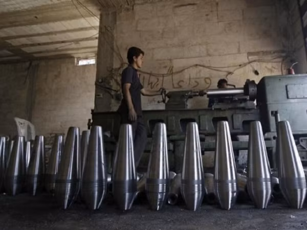 Xem quân nổi dậy Syria tự sản xuất vũ khí trong hang động ảnh 12