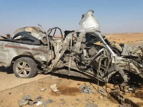Syria: Đánh bom ven đường ở Hama, xe tải chở phiến quân nổ tung ảnh 1