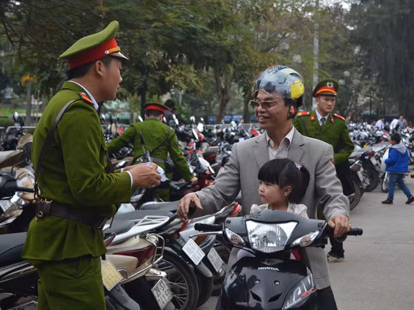 Thủ đô vui Tết yên bình ảnh 4