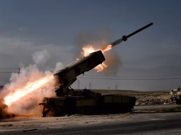 Lực lượng Iraq bao vây IS ở Mosul, sau các cuộc không kích của Mỹ ảnh 1