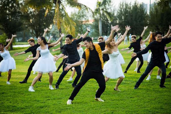 Trọng Hiếu tỏ tình bằng màn trình diễn Flashmob ảnh 5